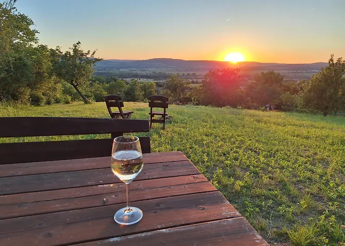 Hillside Vendeghaz A Szent Gyoergy-hegyen Raposka